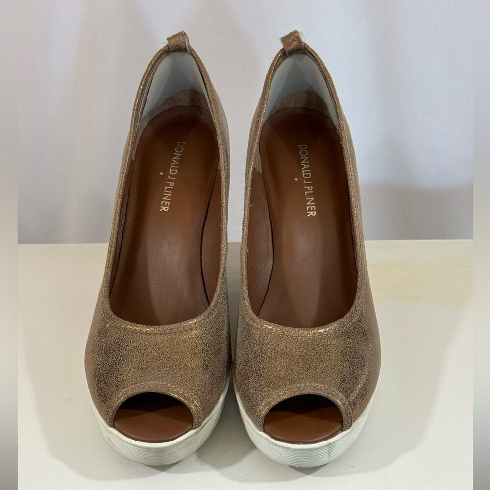 Donald J. Pliner Bronze Brushed Met high heel Platforms